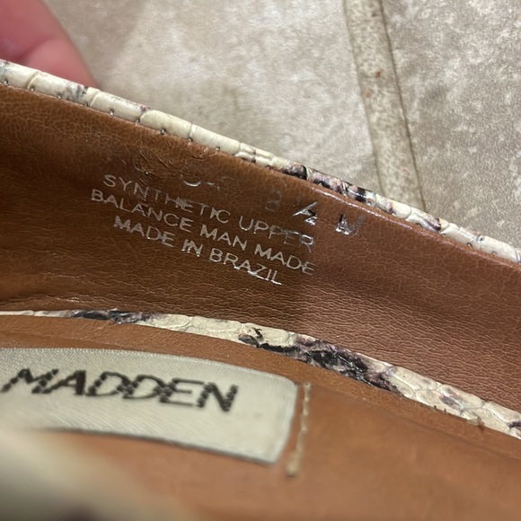 Steve Madden Proto-S Bone Snakeskin Heel with Studs Sz 8.5 M - Picture 10 of 11